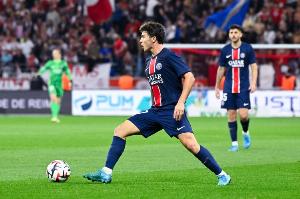 b体育-记者：内维斯去年被强烈推荐给拜仁，但球队当时执着签帕利尼亚